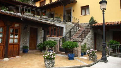 Silencio, montaña y buen comer, noche para dos en La Molinuca co