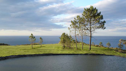 Juega al golf en Luarca: 1 ó 2 Green Fee de 9 hoyos
